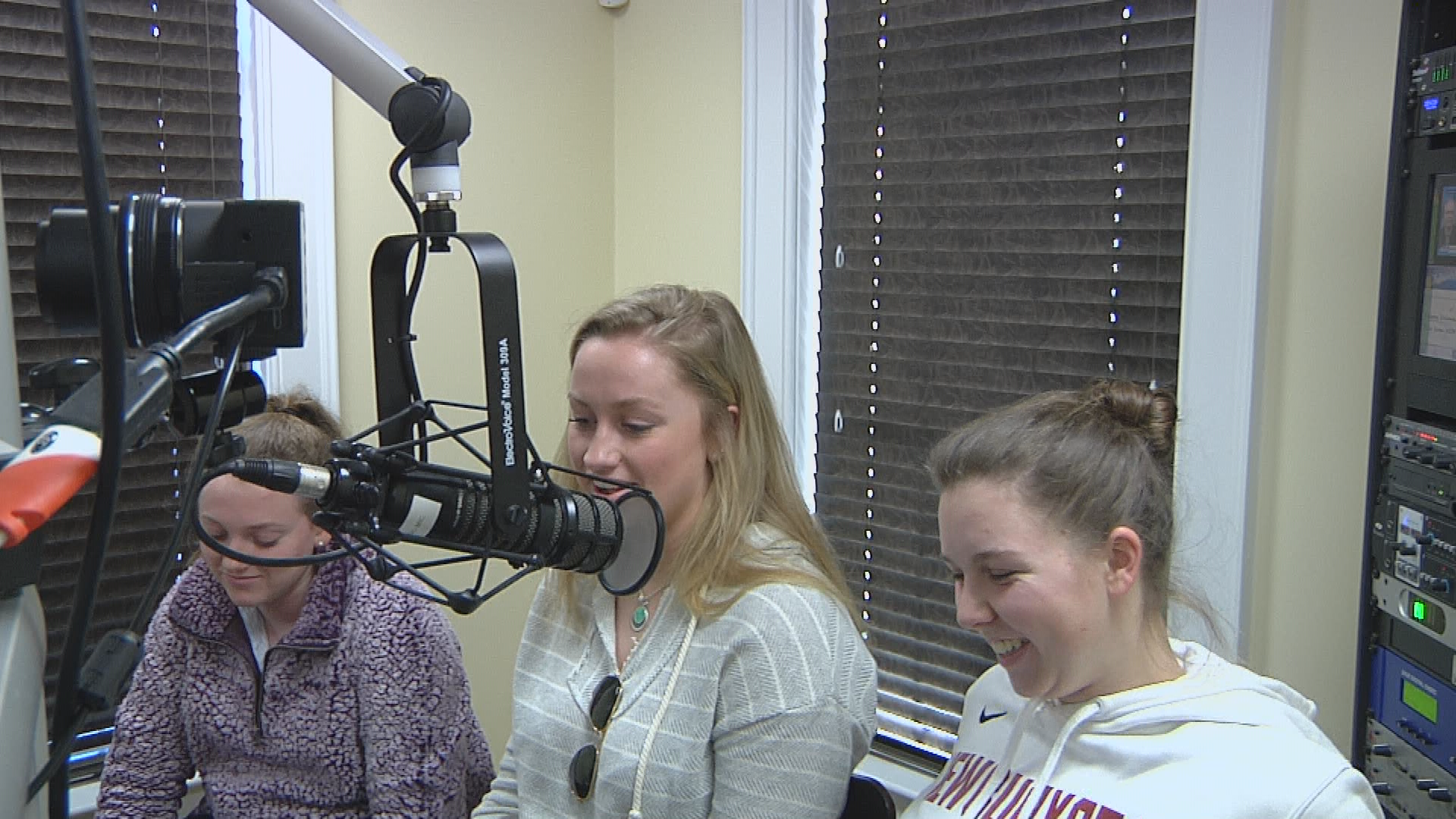 Thumbnail image for Afternoon Drive with Drew Moholland NHS Girls Varsity Basketball 2019-02-05
