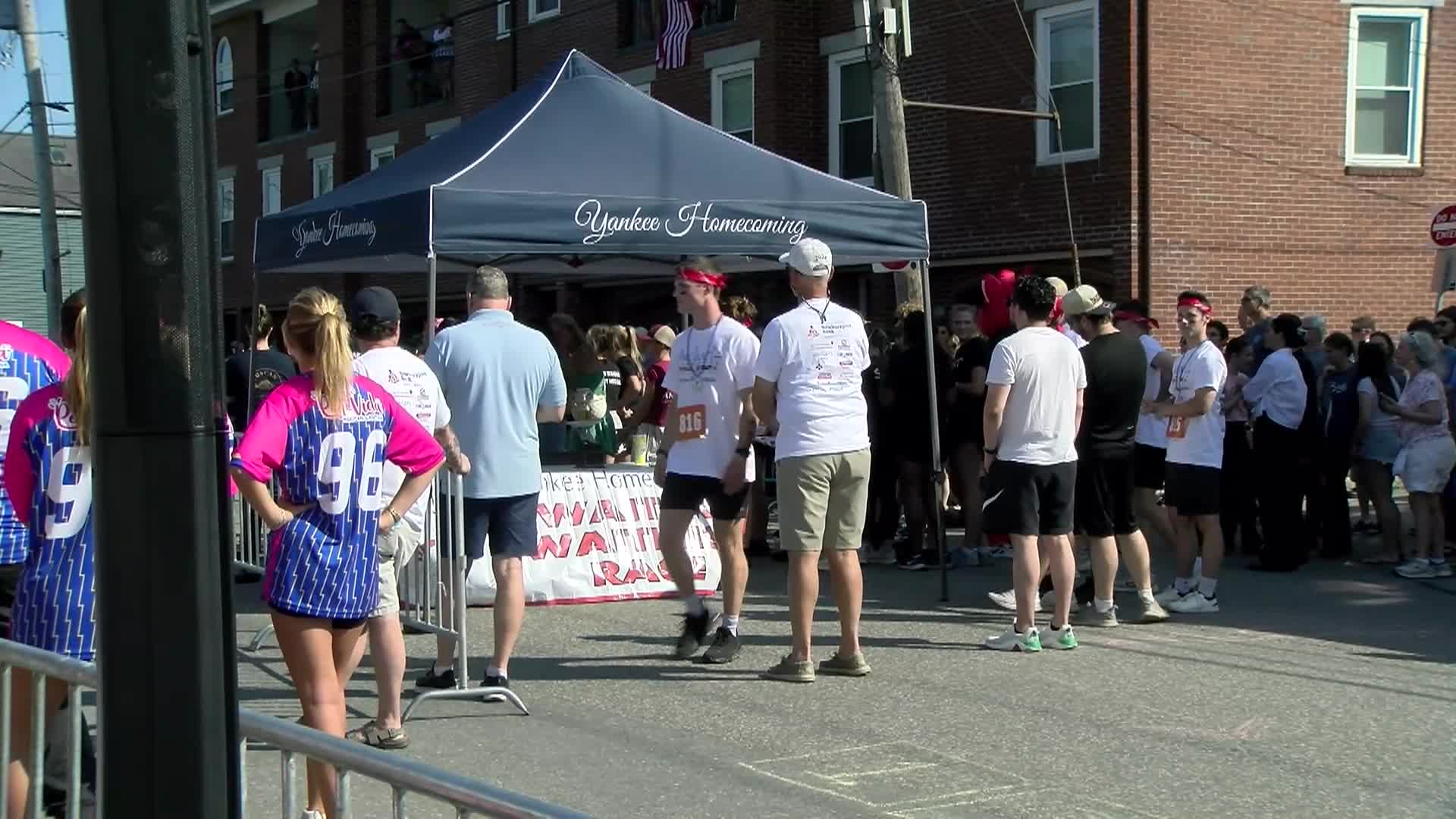 Thumbnail image for Yankee Homecoming Waiters/Waitress Race 2026